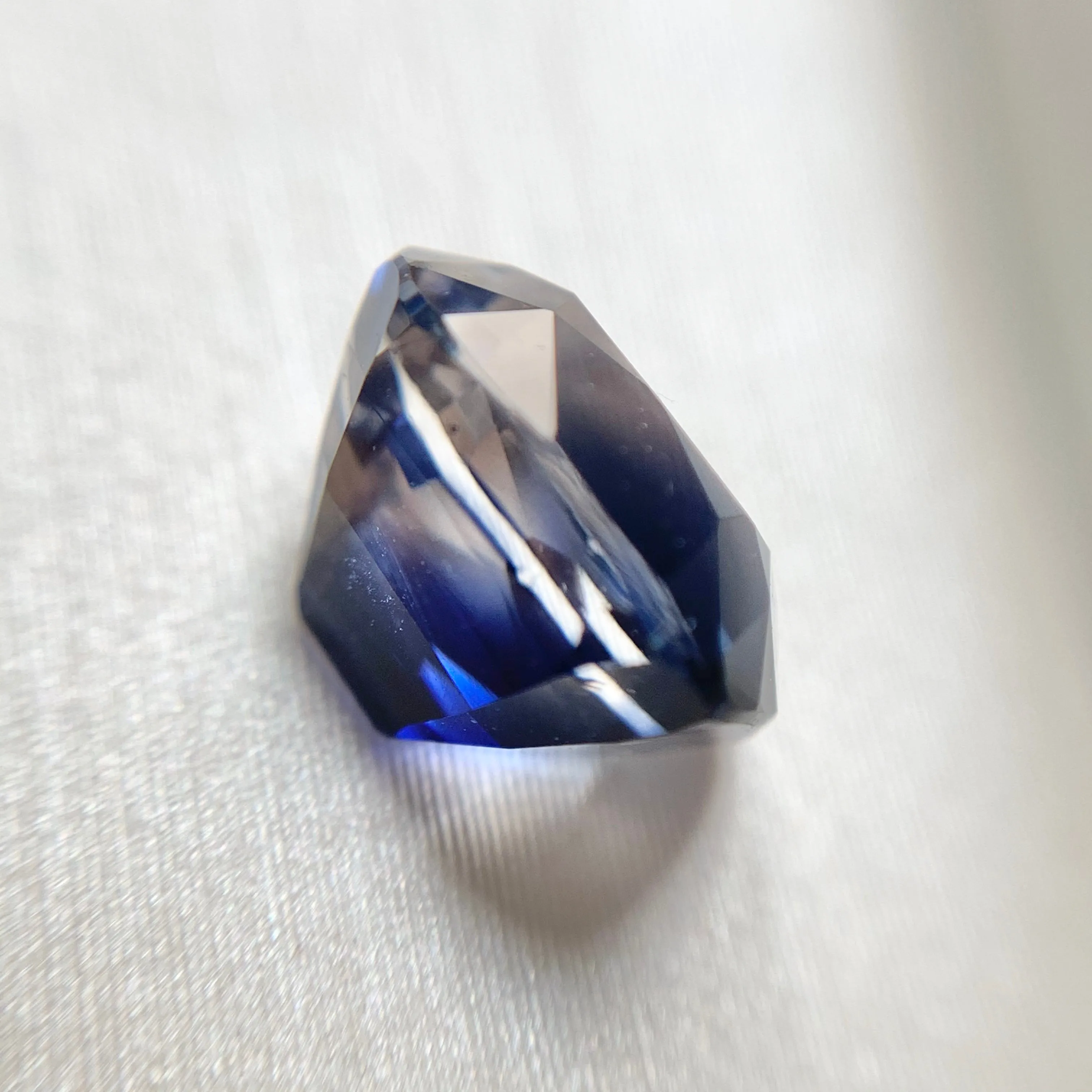 2.21ct Cushion Natural Blue Sapphire No.12010