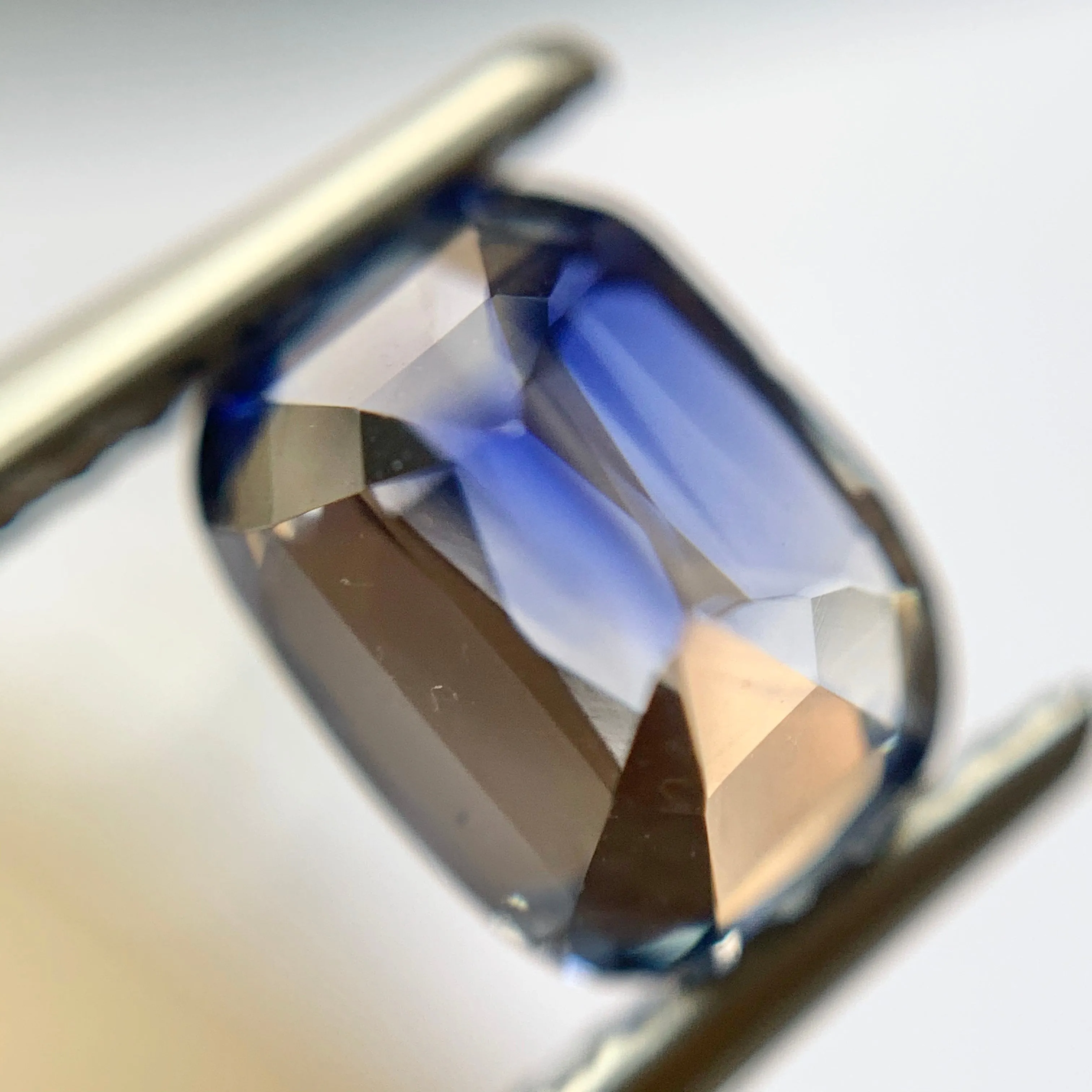 2.21ct Cushion Natural Blue Sapphire No.12010