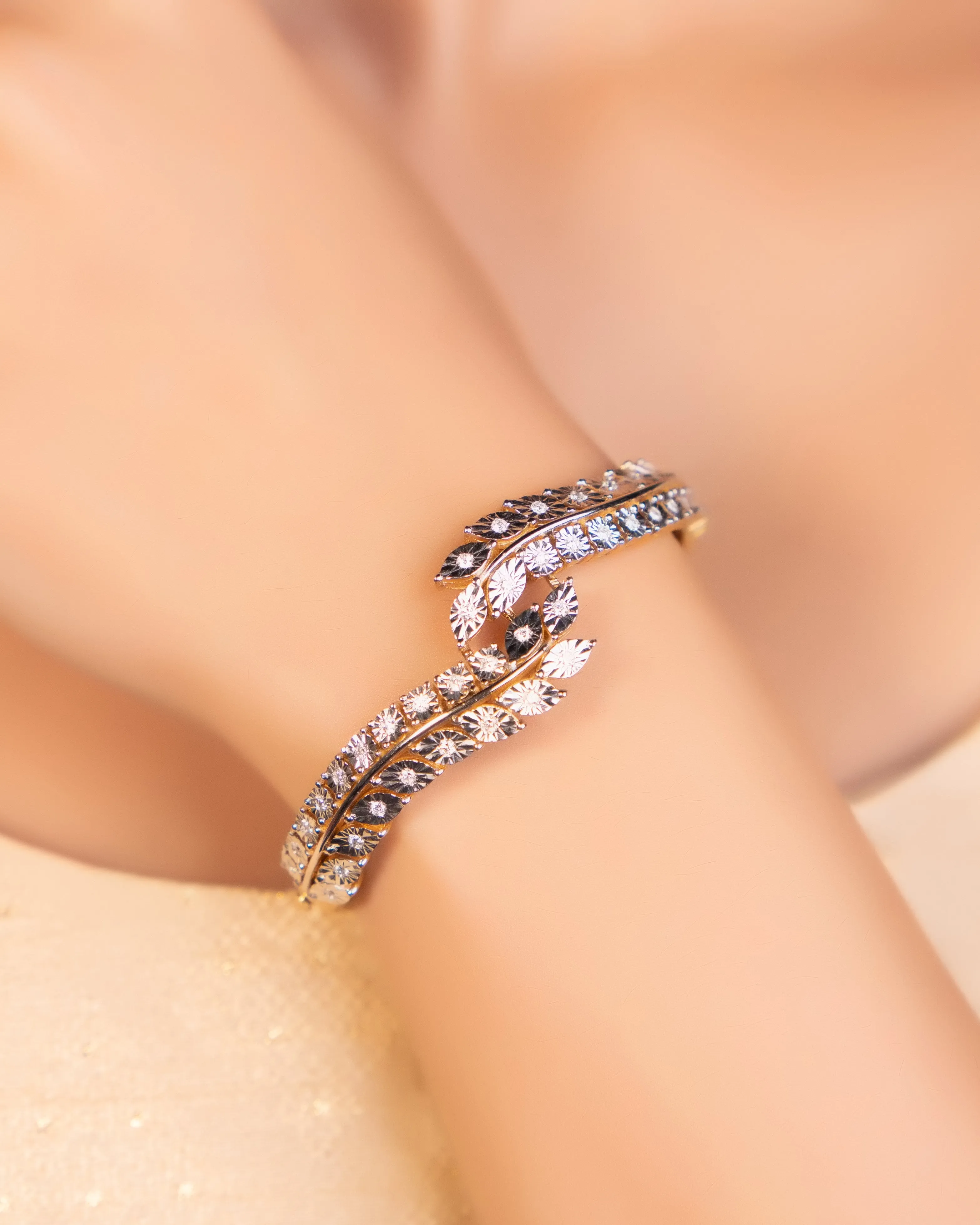 Aayushi Diamond Bangle
