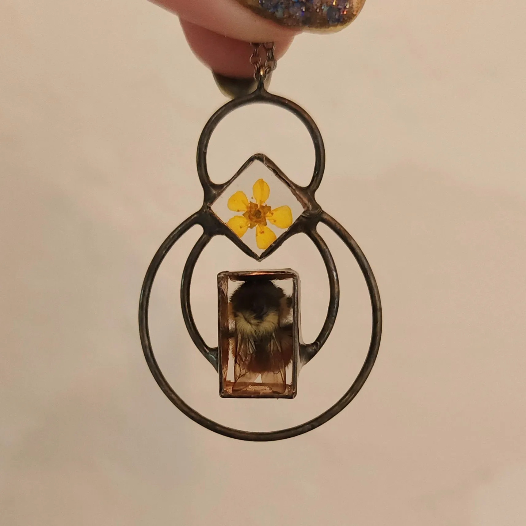 Bee   Flower Solar Necklace