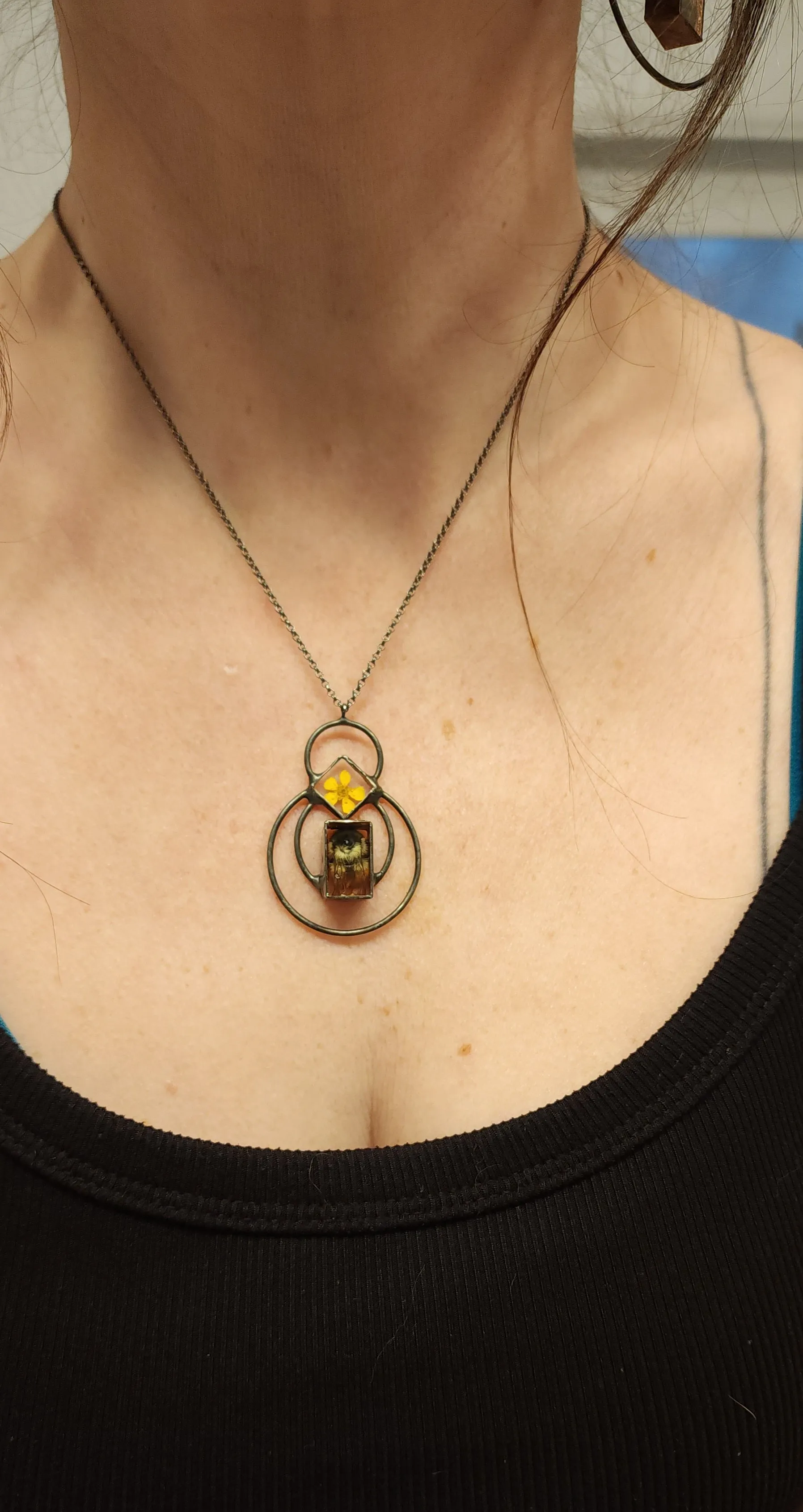 Bee   Flower Solar Necklace
