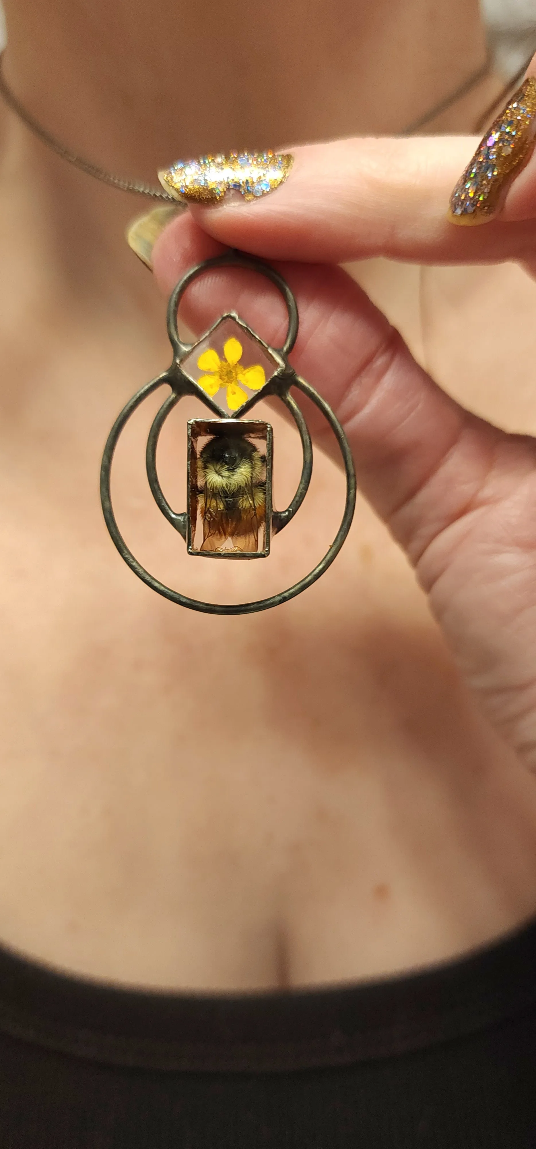 Bee   Flower Solar Necklace