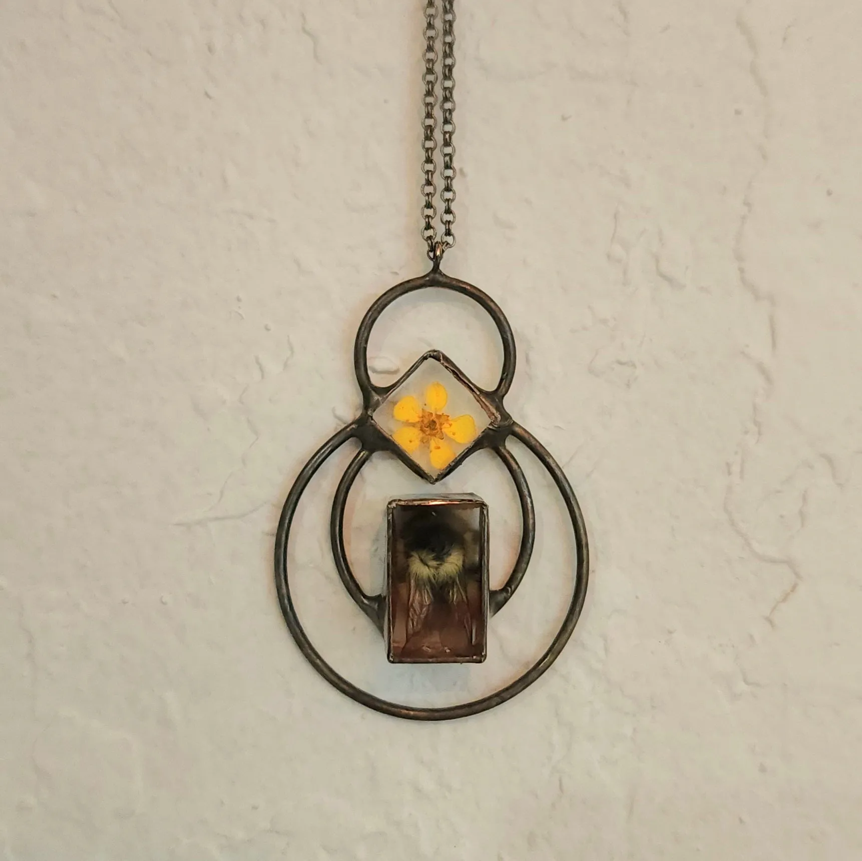 Bee   Flower Solar Necklace