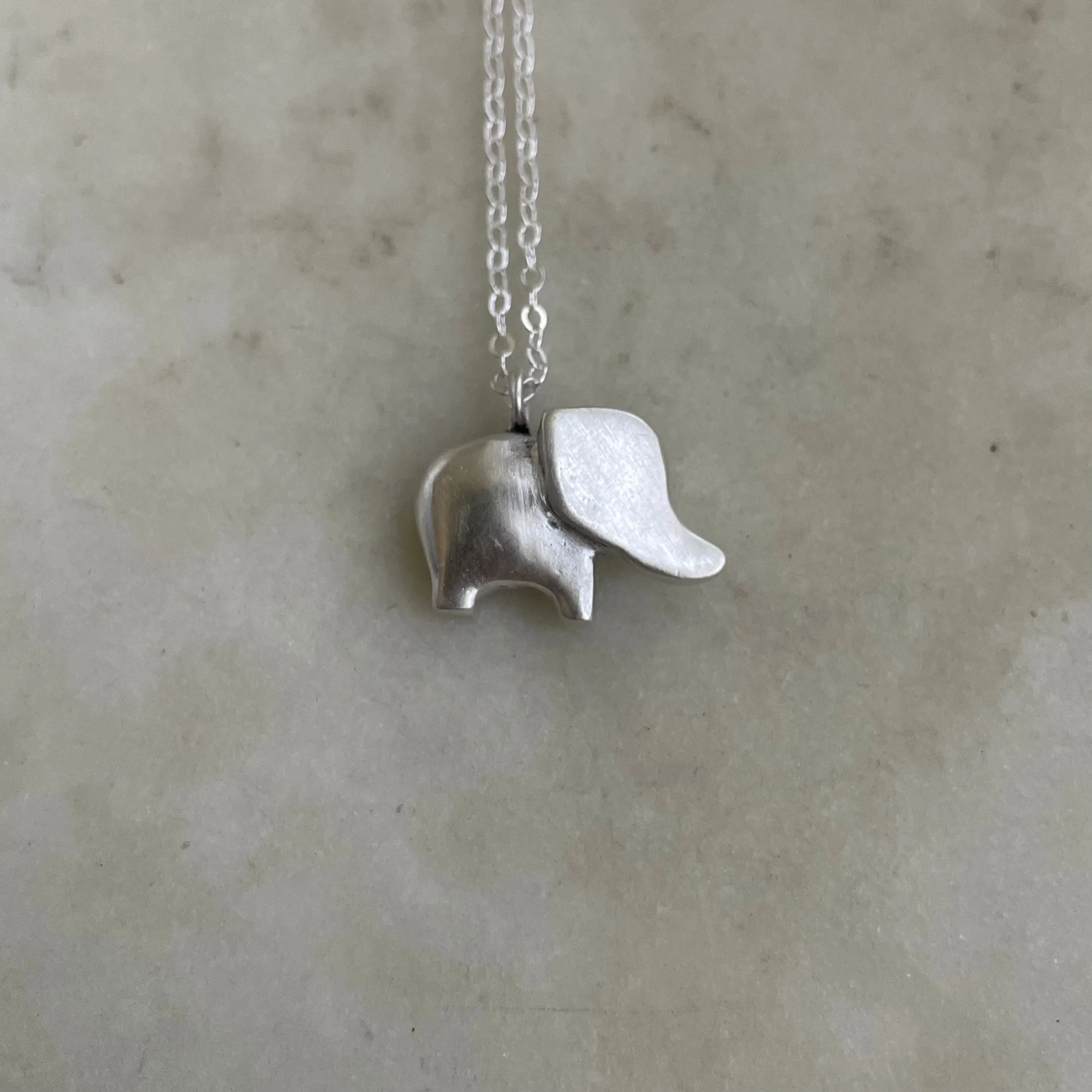 ELEPHANT PENDANT