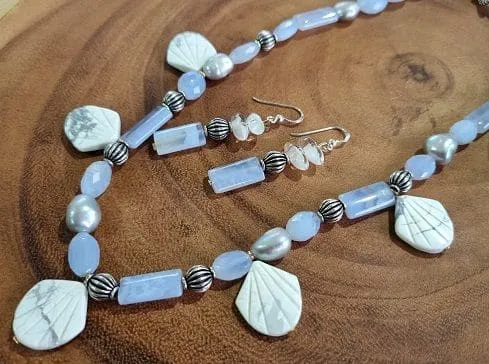 Freshwater pearl and chalcedony necklace earring set