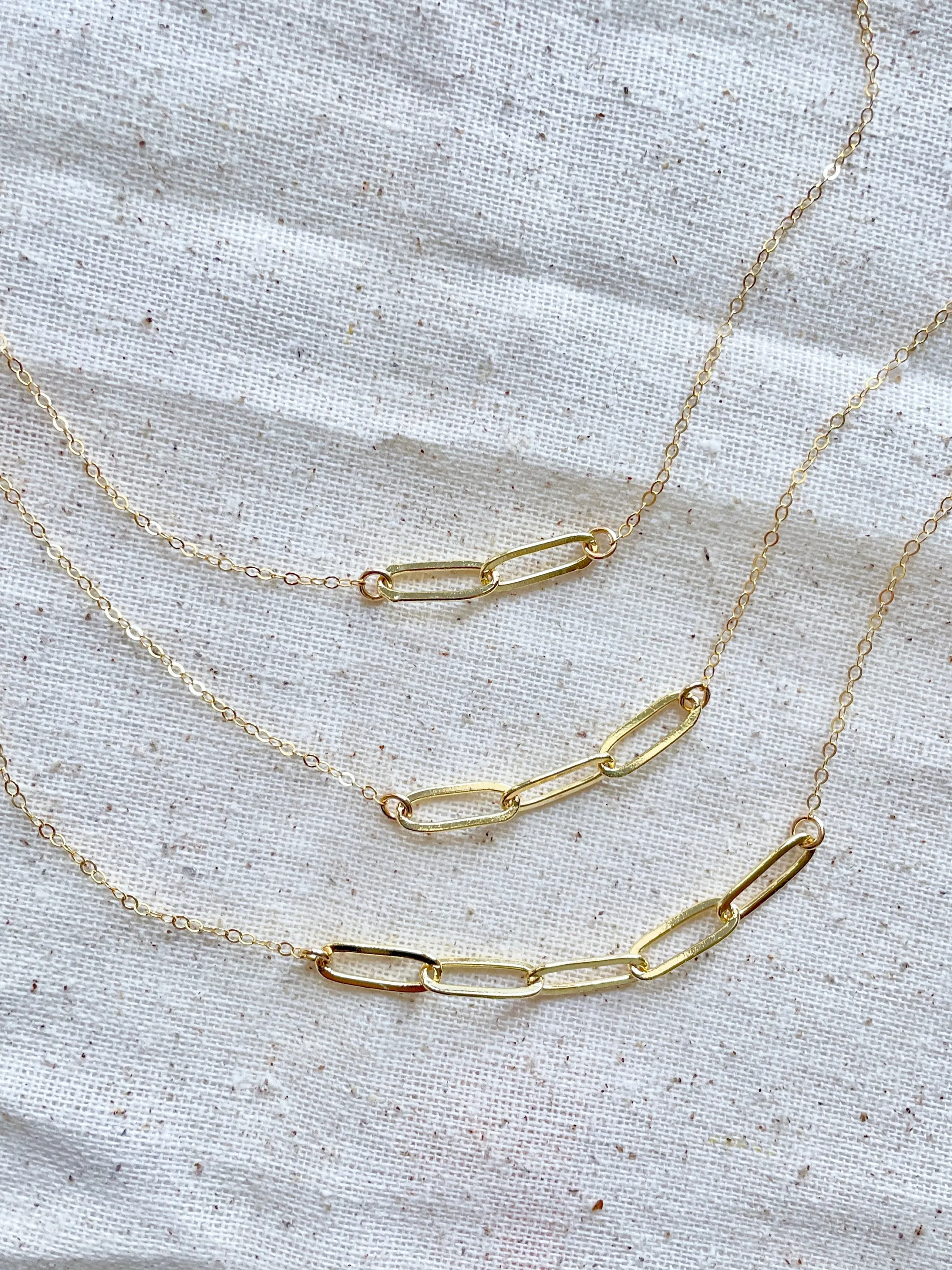 Elegant Linked Pendant Necklace