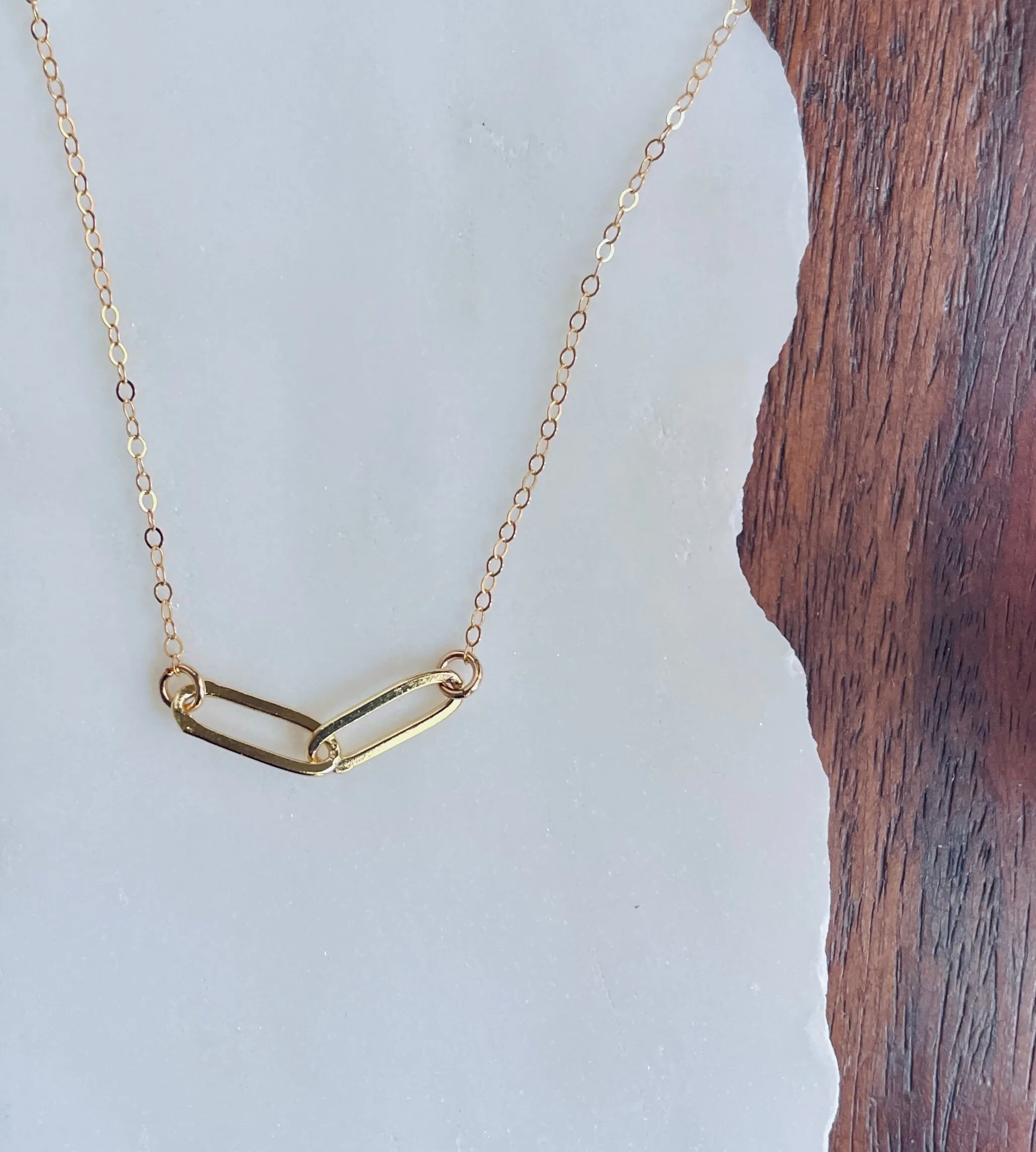 Elegant Linked Pendant Necklace