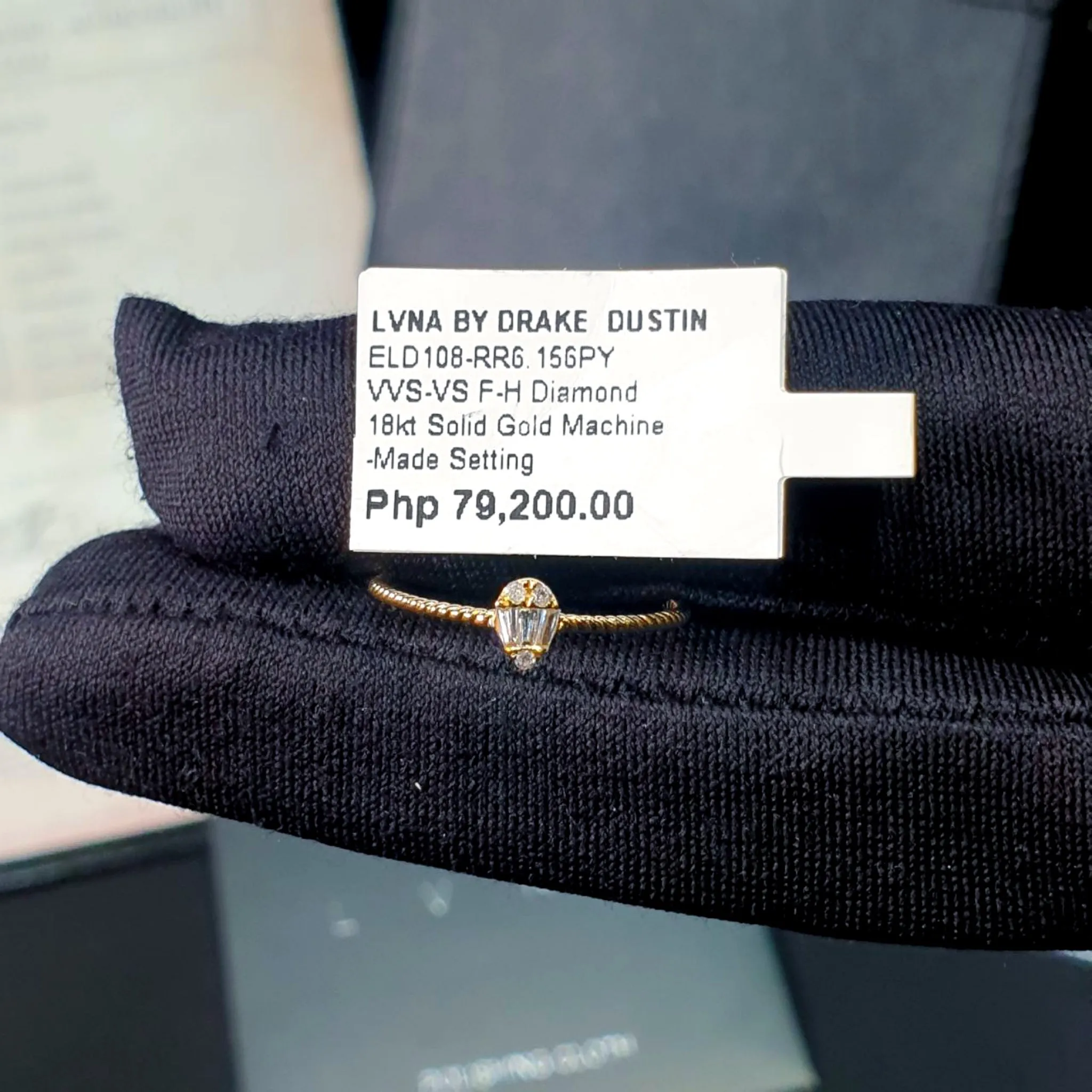 #LVNA2024 | Golden Pear Shape Dainty Diamond Ring 18kt