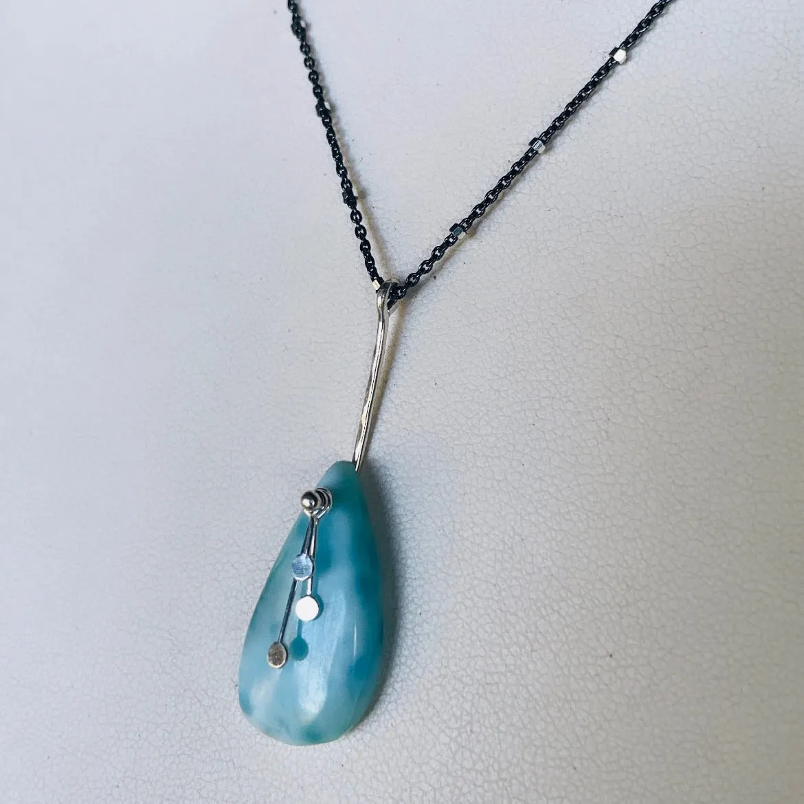 Pendulum Dots Free form Larimar