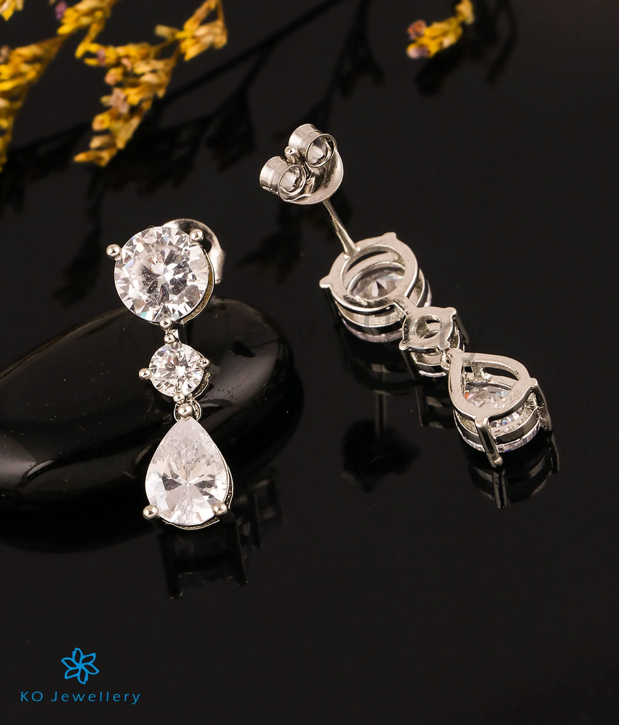 The Curvy Sparkle Silver Necklace & Earrings