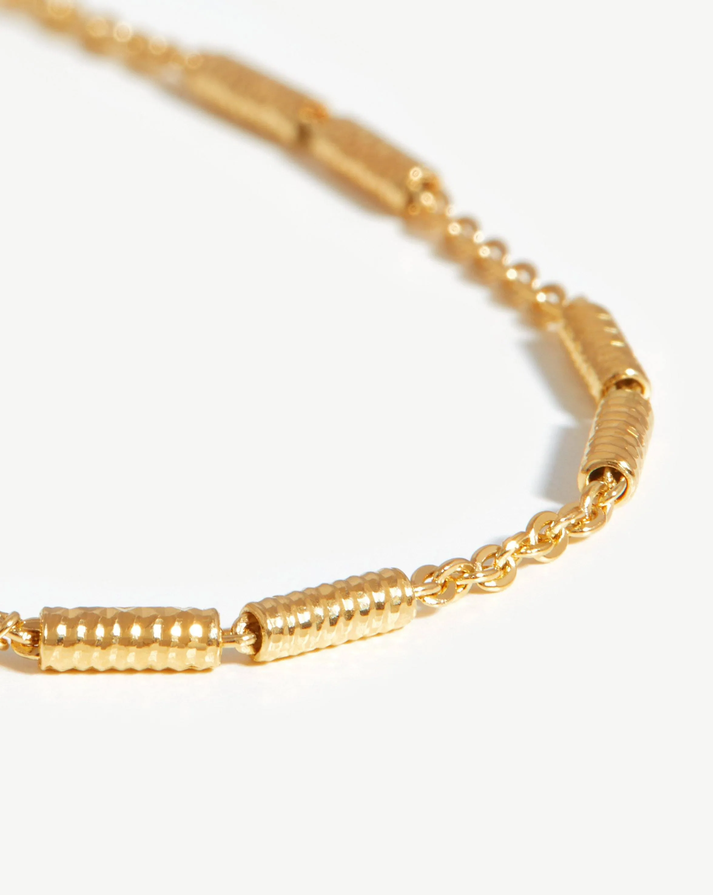 Elegant Vervelle Chain Choker Necklace - Adjustable & Stylish Statement Jewelry